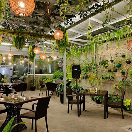 Hotel Halo Angeles City Екстериор снимка