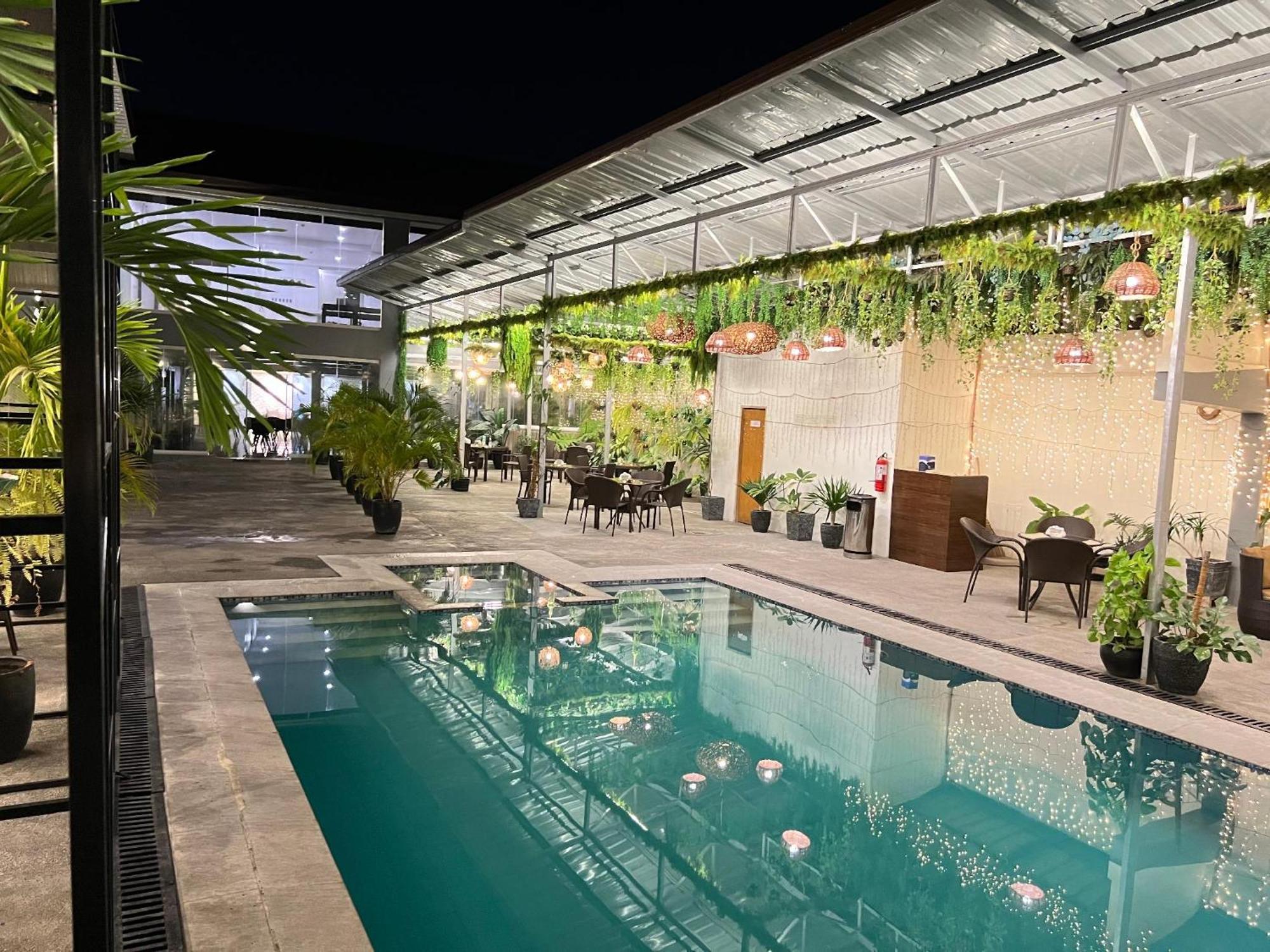 Hotel Halo Angeles City Екстериор снимка
